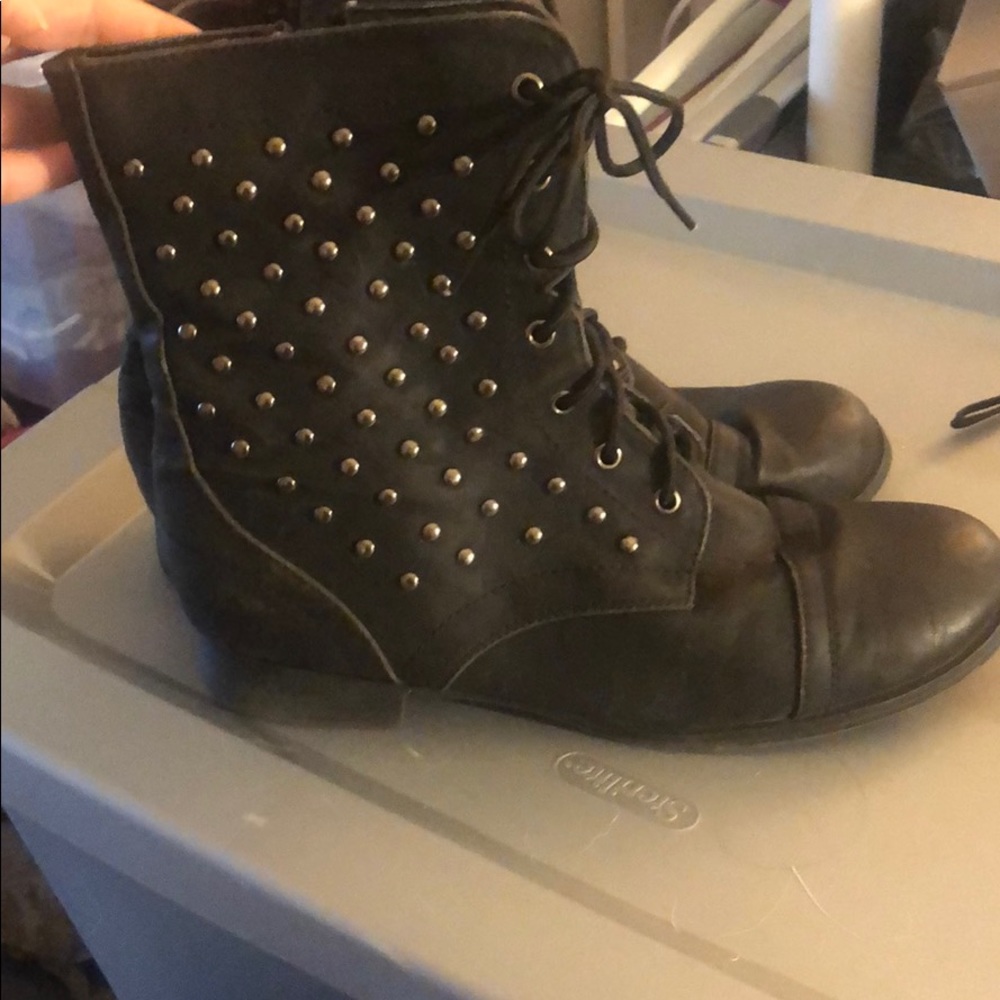🌻Black embellished combat boots